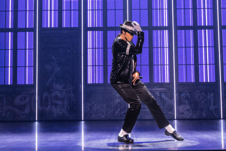 04. MJ_TOUR_0396_Jordan Markus as MJ in the First National Tour of MJ. Photo by Matthew Murphy